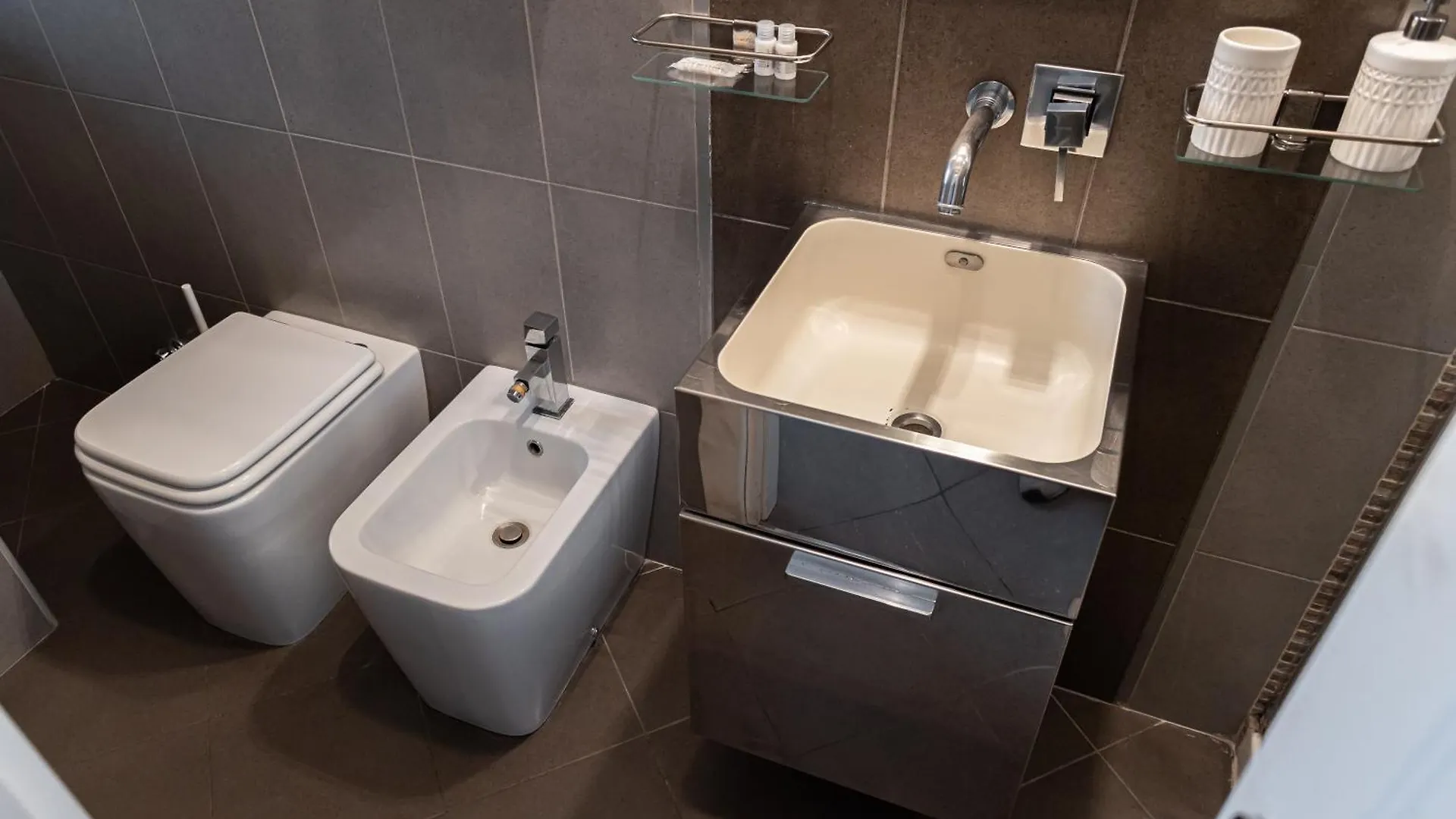 Apartamento Elegante Bilocale A 15 Min Dal Duomo Milán