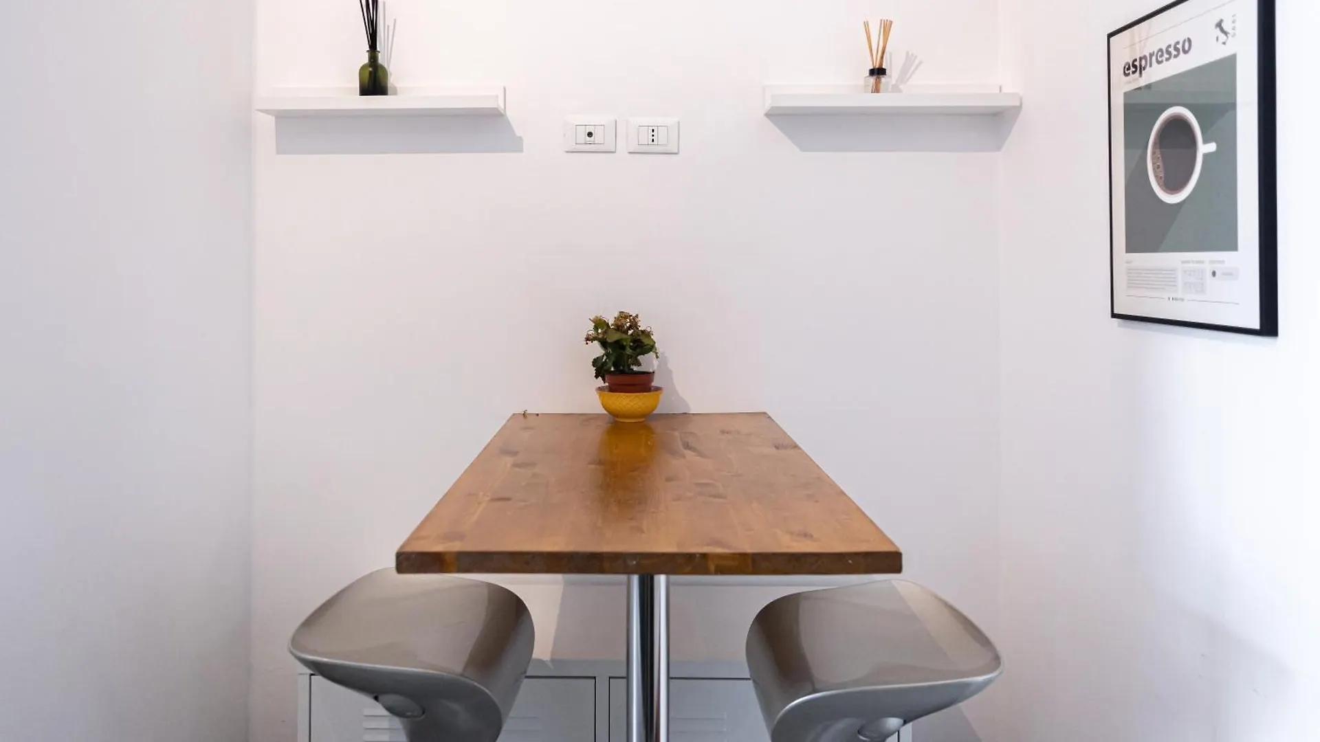 Apartamento Elegante Bilocale A 15 Min Dal Duomo Milán Italia