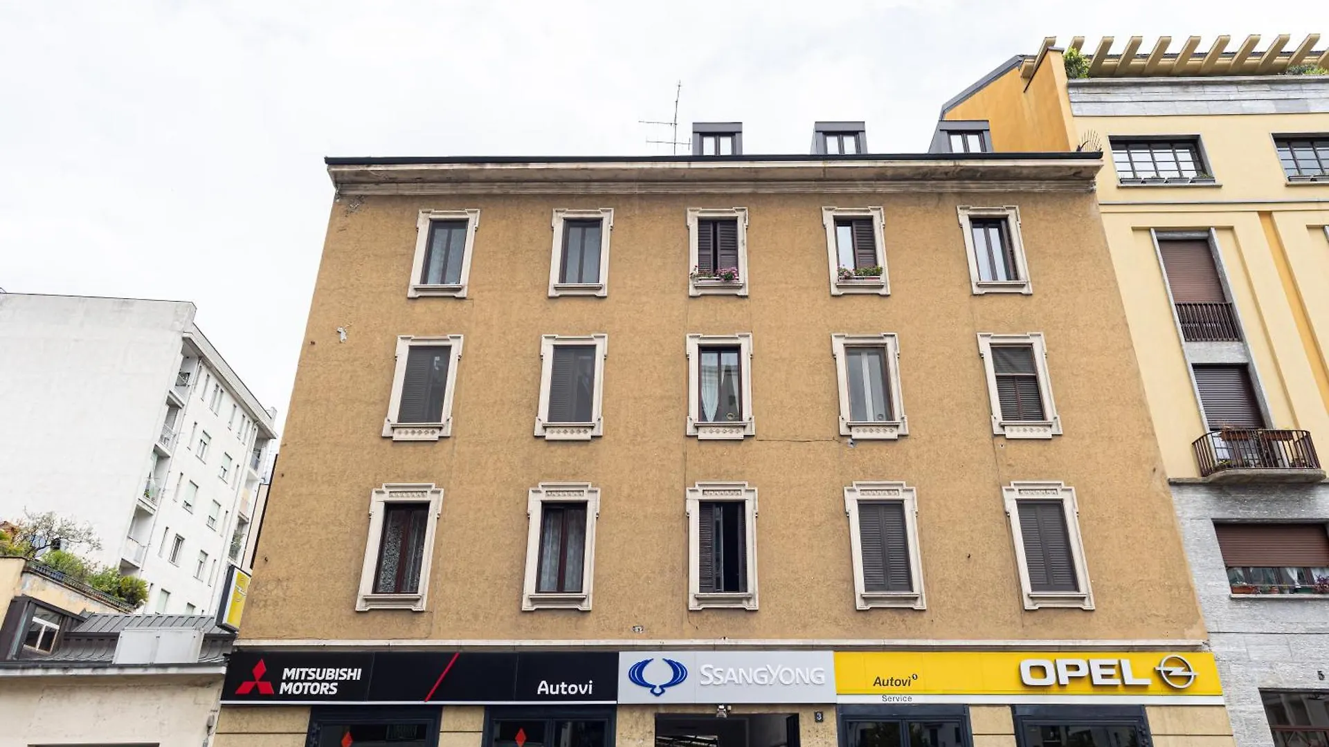 Apartamento Elegante Bilocale A 15 Min Dal Duomo Milán 0*,  Italia
